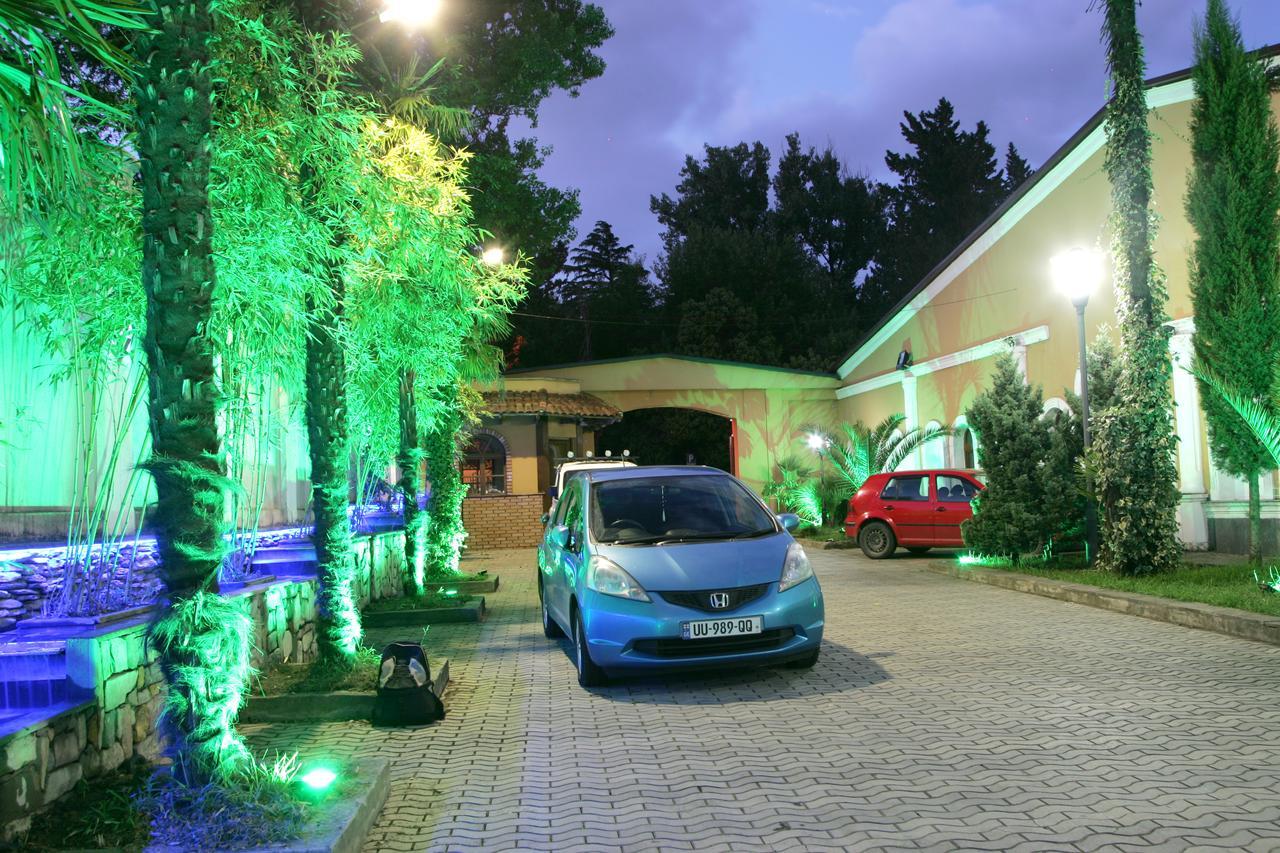 Eleon Hotel Kutaisi Exterior photo