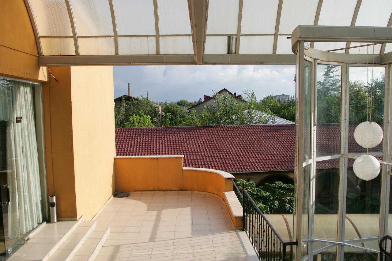 Eleon Hotel Kutaisi Exterior photo
