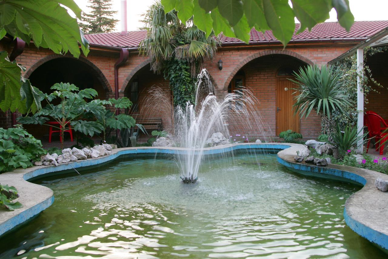 Eleon Hotel Kutaisi Exterior photo