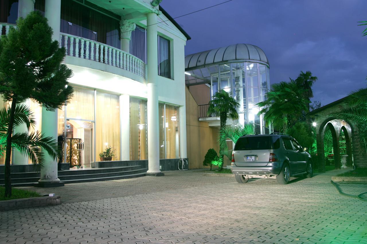 Eleon Hotel Kutaisi Exterior photo